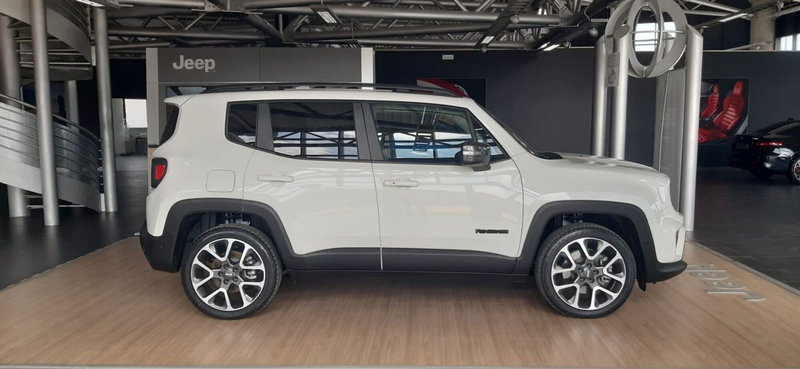 Jeep Renegade nuova a Campobasso (5)