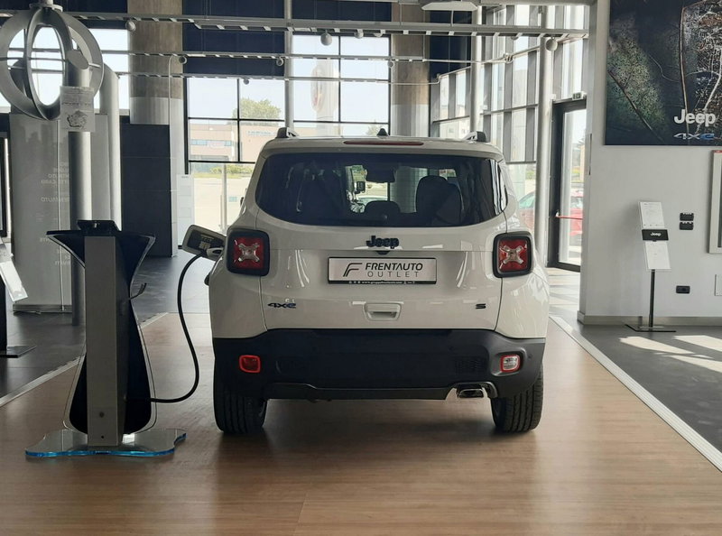 Jeep Renegade nuova a Campobasso (7)