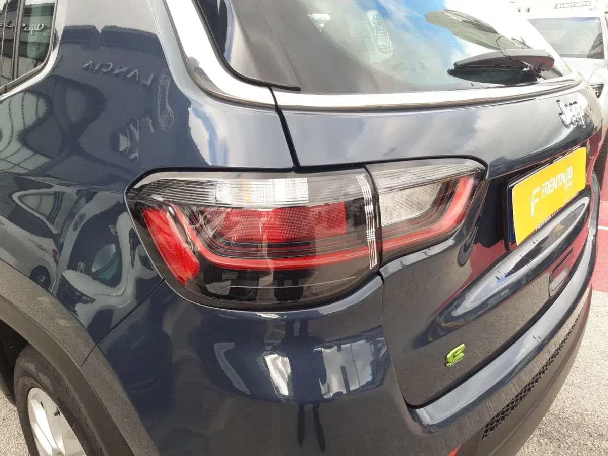 Jeep Compass nuova a Campobasso (11)