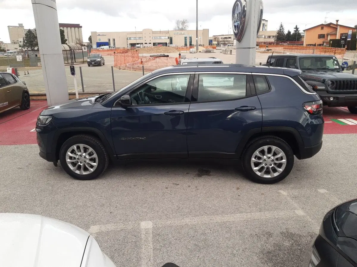 Jeep Compass nuova a Campobasso (2)