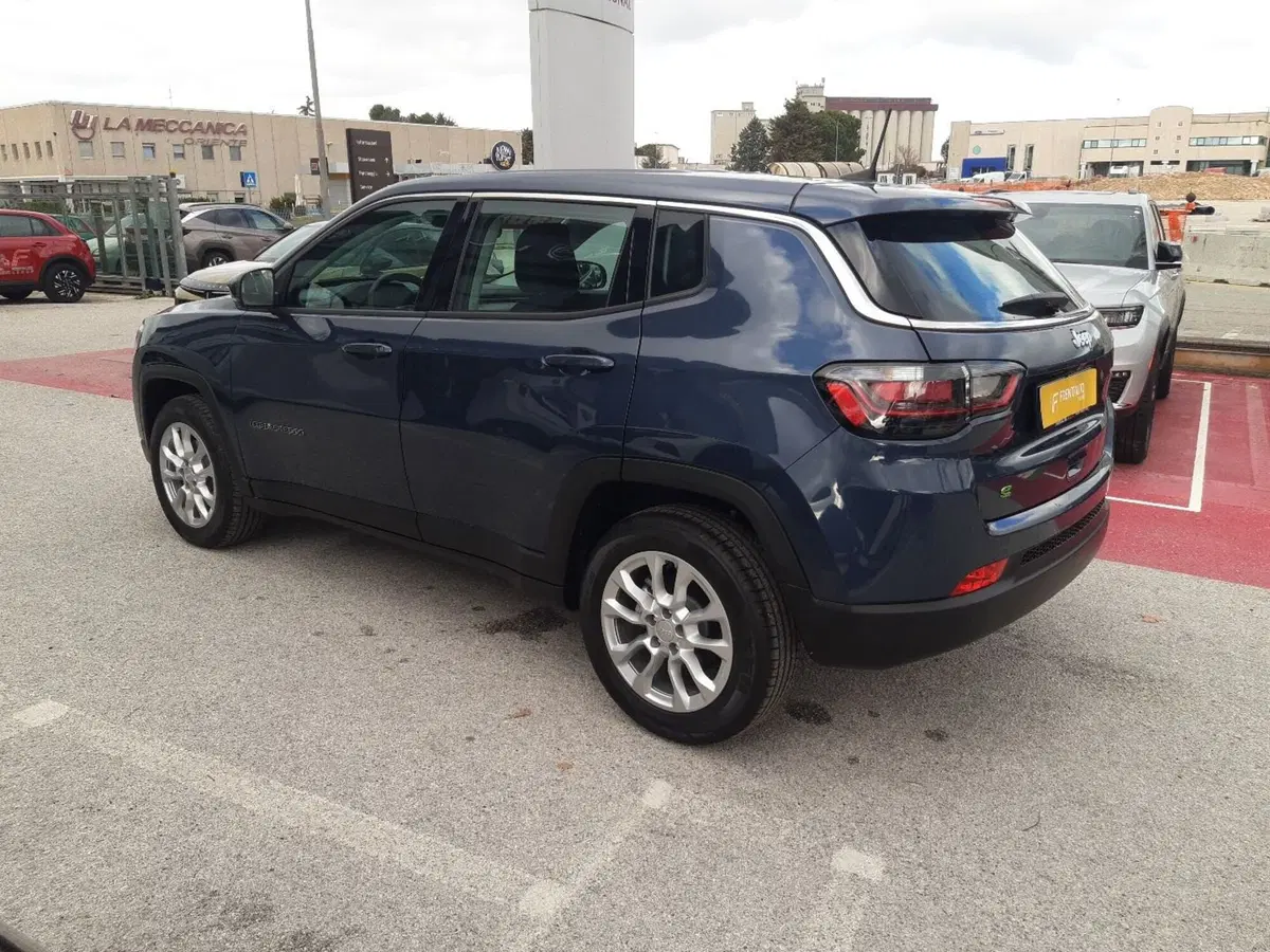 Jeep Compass nuova a Campobasso (3)