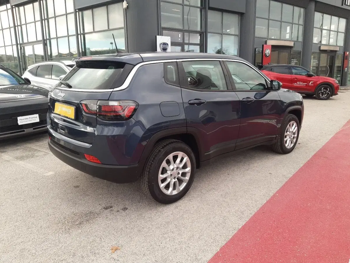 Jeep Compass nuova a Campobasso (6)