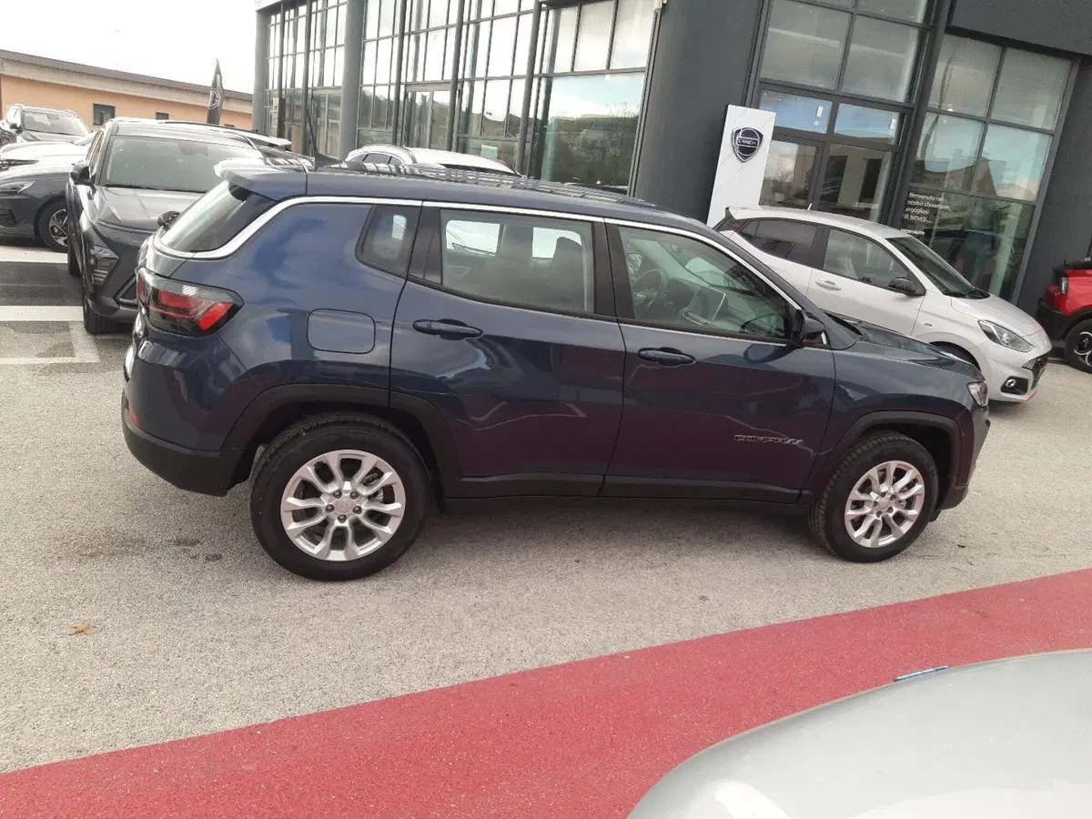 Jeep Compass nuova a Campobasso (7)