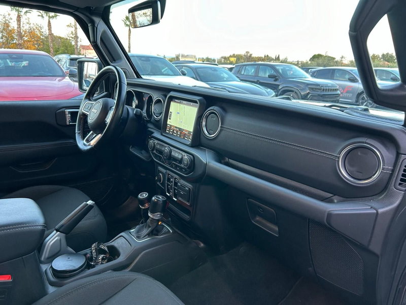 Jeep Wrangler Unlimited usata a Chieti (17)