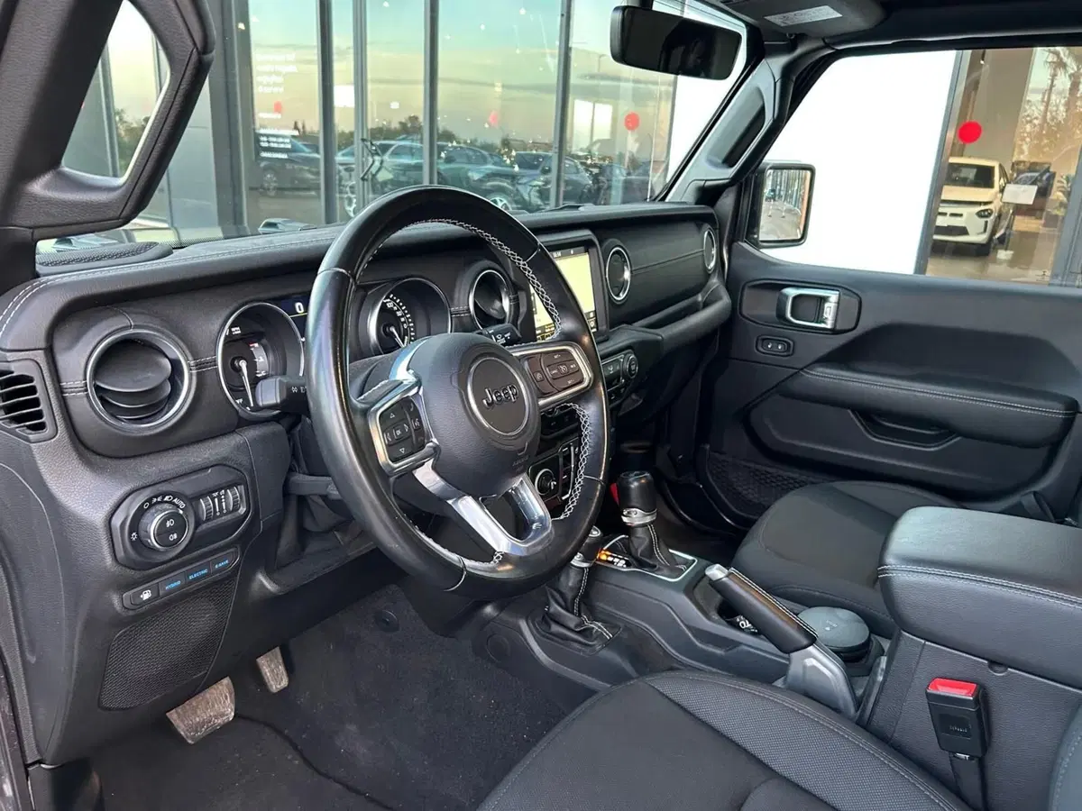Jeep Wrangler Unlimited usata a Chieti (8)
