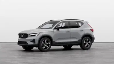 Volvo XC40 B3 automatico Plus Dark nuova a Ferrara