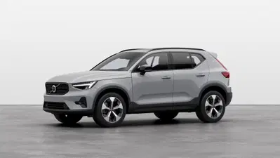 Volvo XC40 B3 automatico Ultimate Dark nuova a Ferrara