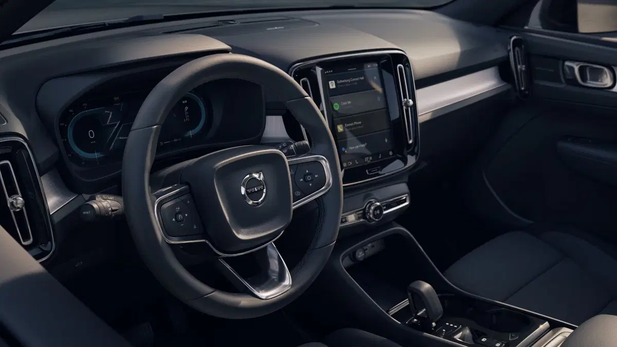 Volvo XC40 nuova a Ferrara (2)