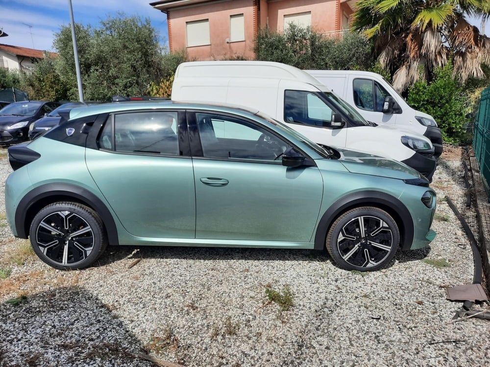 Lancia Ypsilon nuova a La Spezia (4)