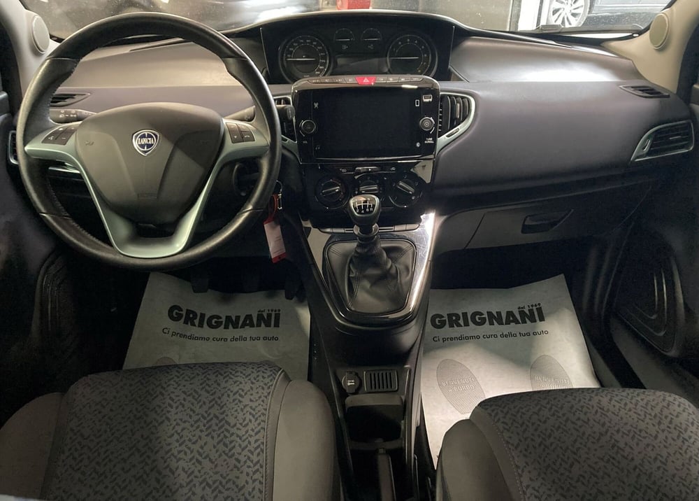 Lancia Ypsilon usata a Pavia (7)