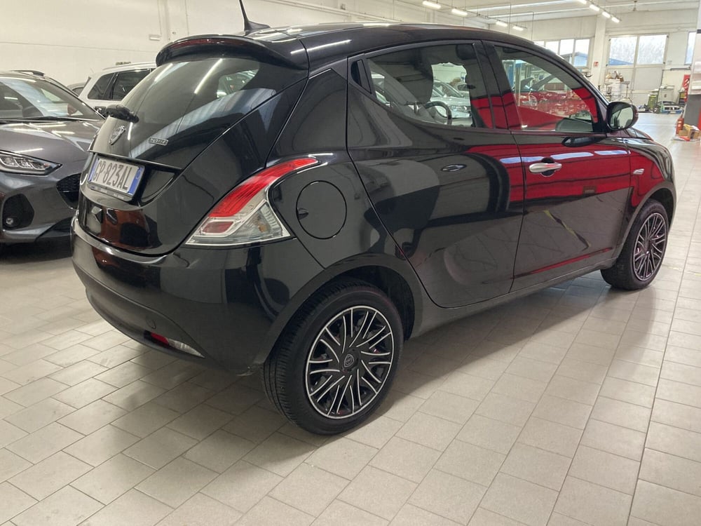 Lancia Ypsilon usata a Pavia (2)