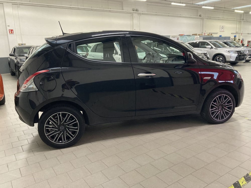 Lancia Ypsilon usata a Pavia (3)