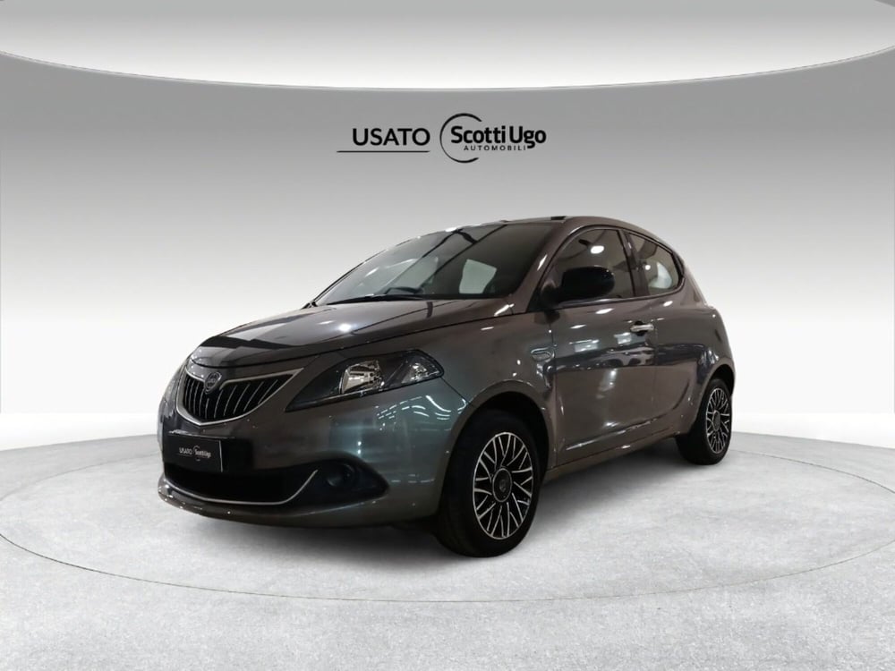 Lancia Ypsilon usata a Firenze