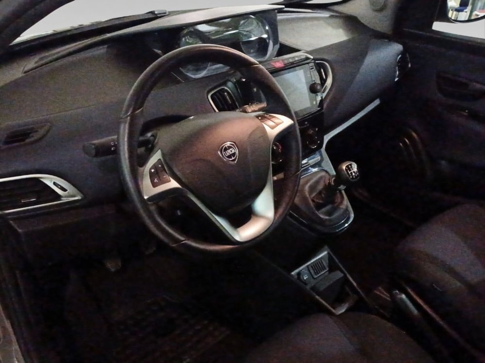 Lancia Ypsilon usata a Firenze (11)