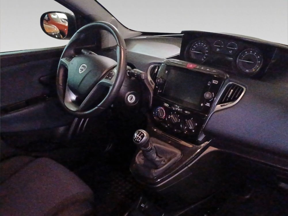 Lancia Ypsilon usata a Firenze (14)