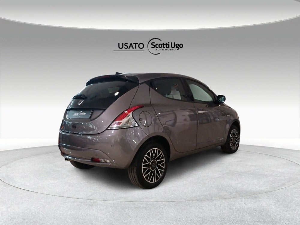 Lancia Ypsilon usata a Firenze (8)