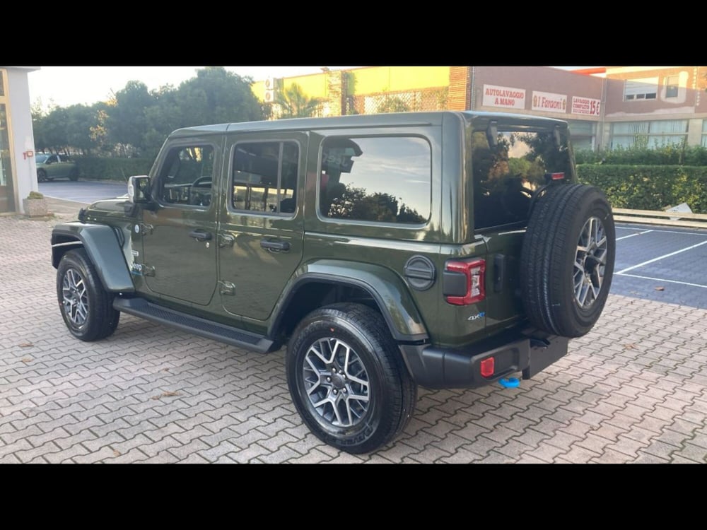 Jeep Wrangler Unlimited nuova a Siena (2)