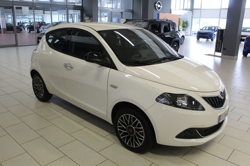 Lancia Ypsilon usata a Cremona (2)