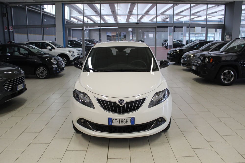 Lancia Ypsilon usata a Cremona (3)