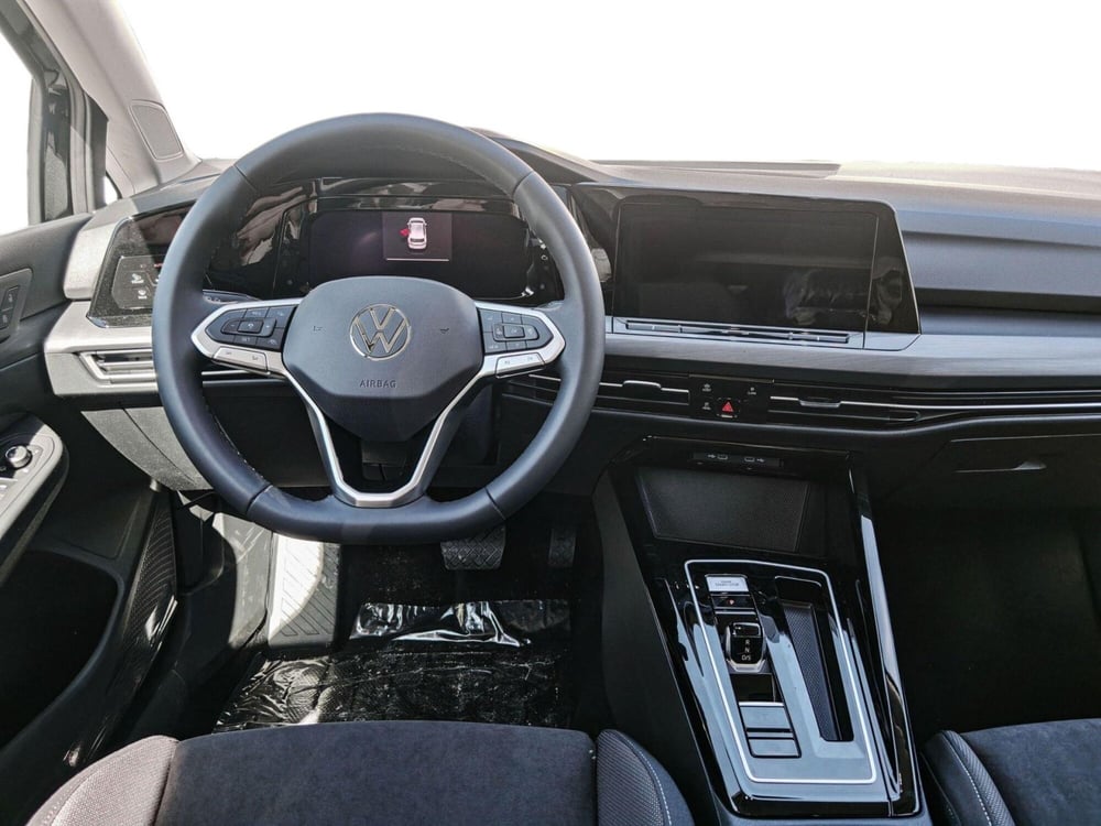 Volkswagen Golf nuova a Palermo (10)