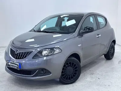 Lancia Ypsilon 1.0 FireFly 5 porte S&amp;S Hybrid Ecochic Silver del 2021 usata a Lurate Caccivio