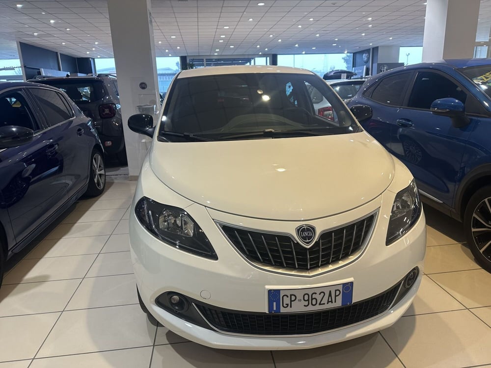 Lancia Ypsilon usata a Milano (2)