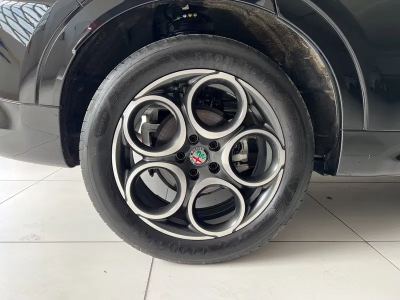 Alfa Romeo Tonale nuova a Pisa (17)