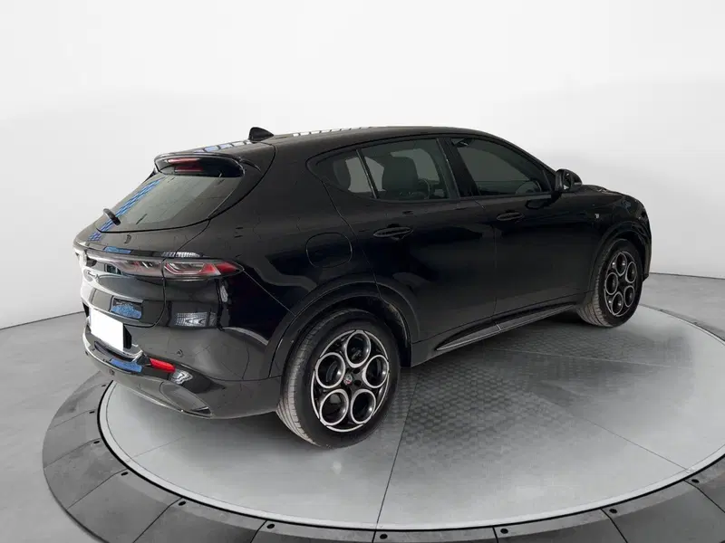 Alfa Romeo Tonale nuova a Pisa (3)