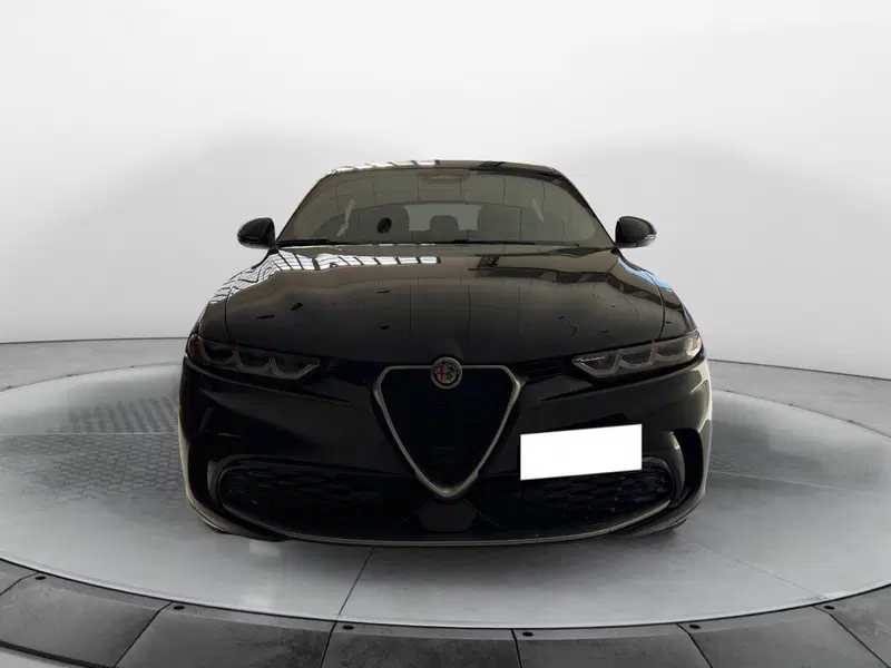 Alfa Romeo Tonale nuova a Pisa (4)