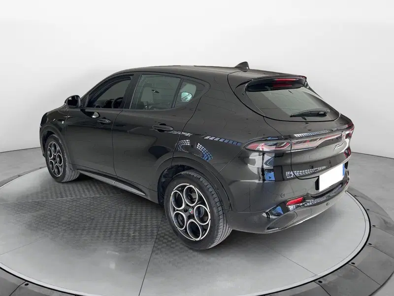 Alfa Romeo Tonale nuova a Pisa (8)