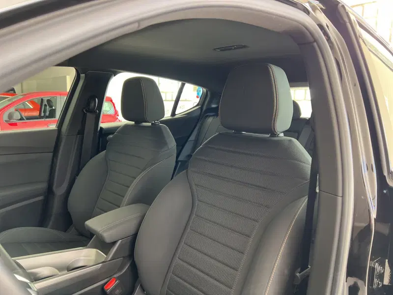 Alfa Romeo Tonale nuova a Pisa (9)
