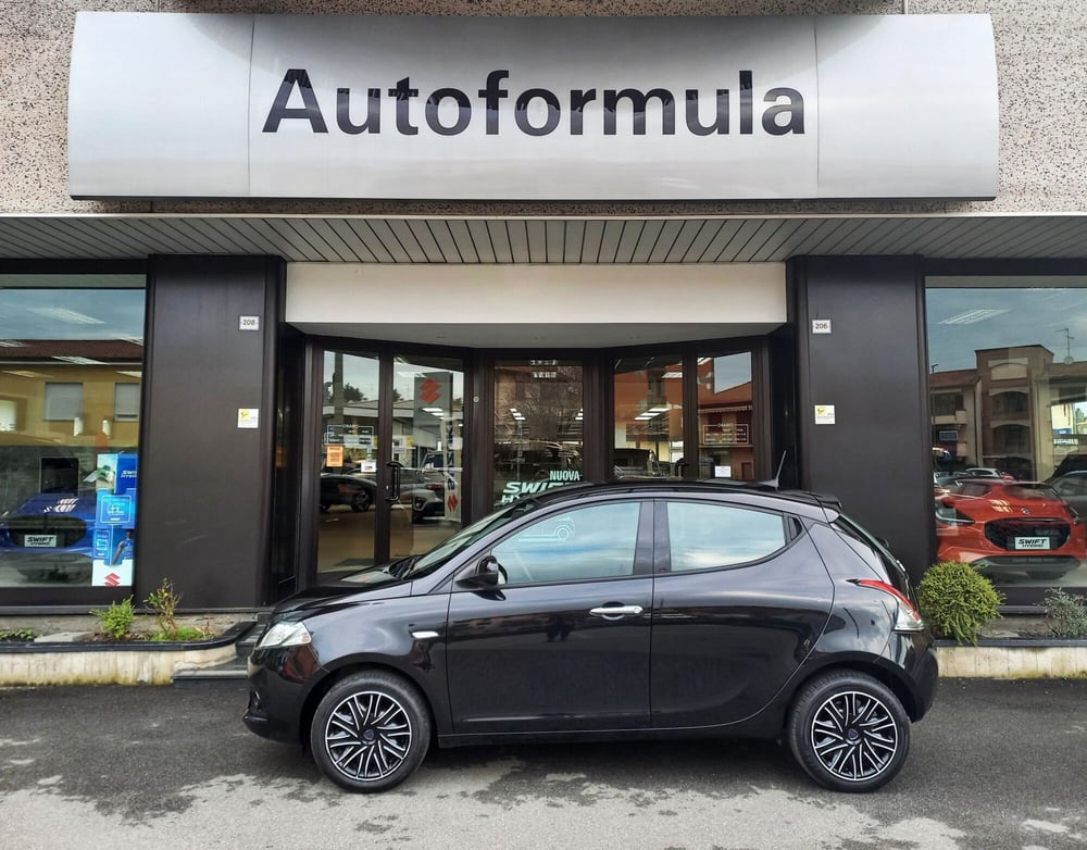 Lancia Ypsilon usata a Milano (3)