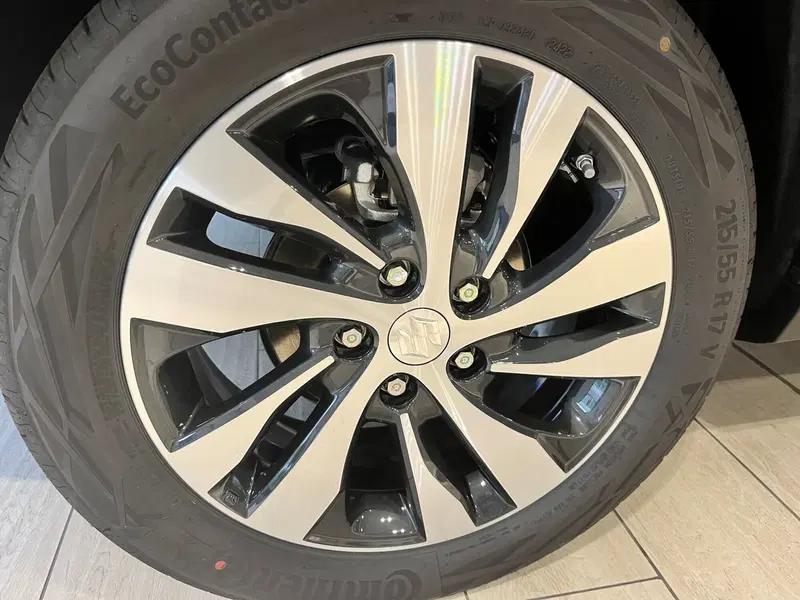 Suzuki S-Cross nuova a Vercelli (2)