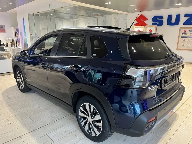 Suzuki S-Cross nuova a Vercelli (3)