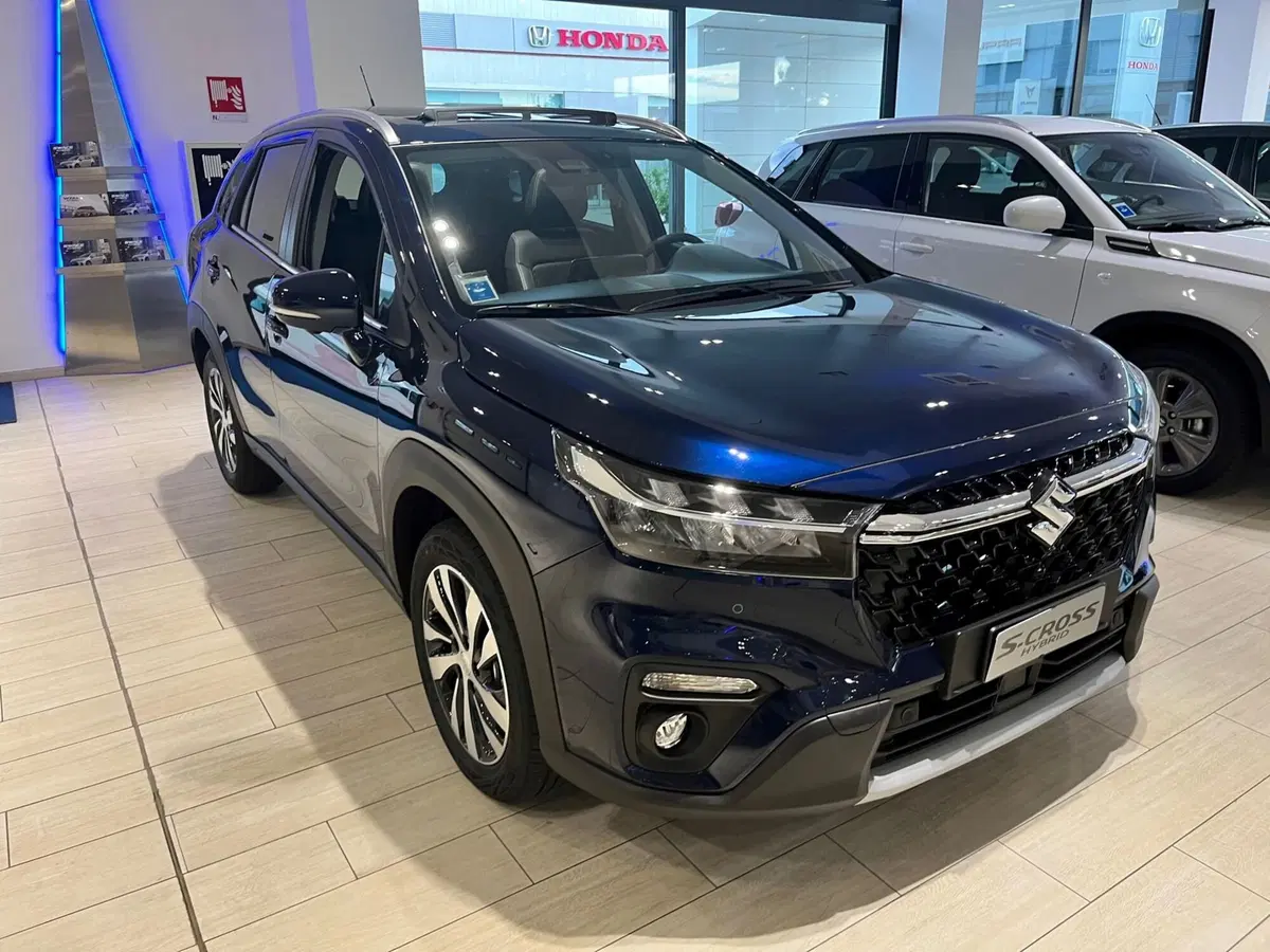 Suzuki S-Cross nuova a Vercelli (5)