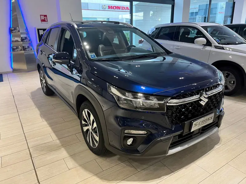 Suzuki S-Cross nuova a Vercelli (5)