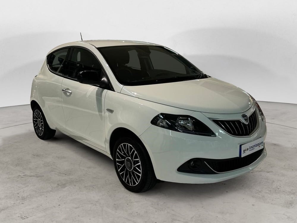 Lancia Ypsilon usata a Milano (2)