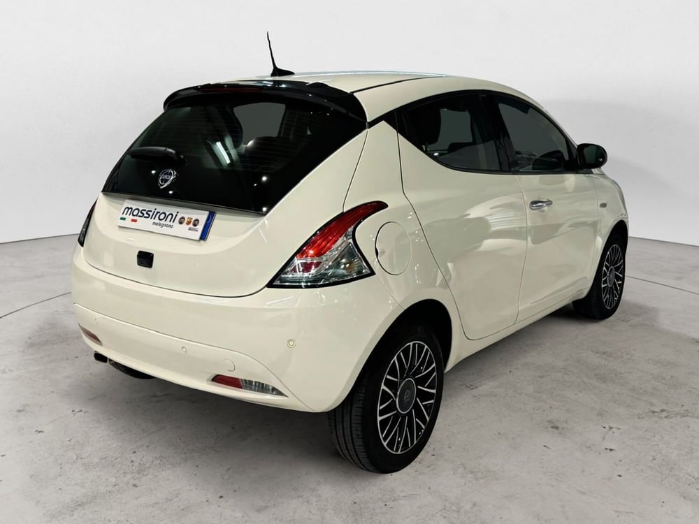 Lancia Ypsilon usata a Milano (3)