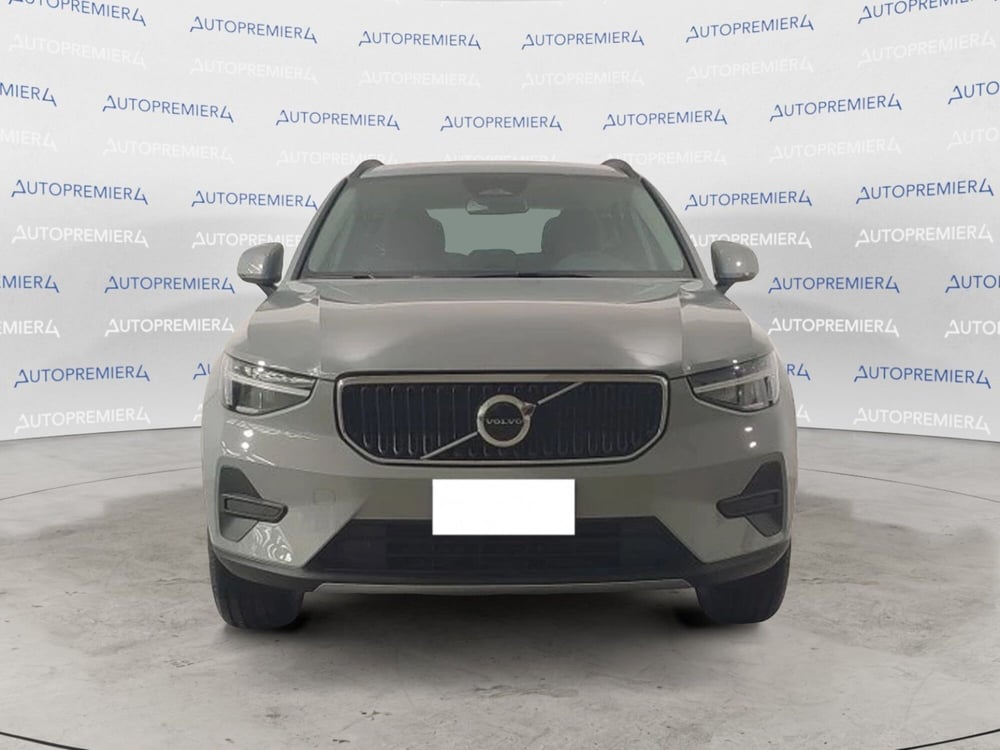 Volvo XC40 nuova a Como (2)