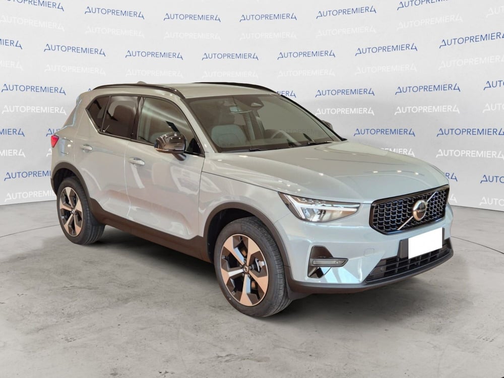 Volvo XC40 nuova a Como (2)