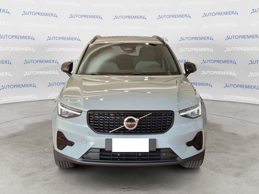 Volvo XC40 nuova a Como (3)