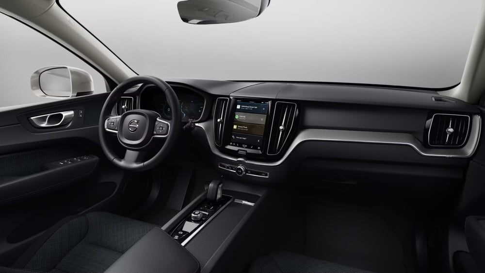 Volvo XC60 nuova a Como (8)