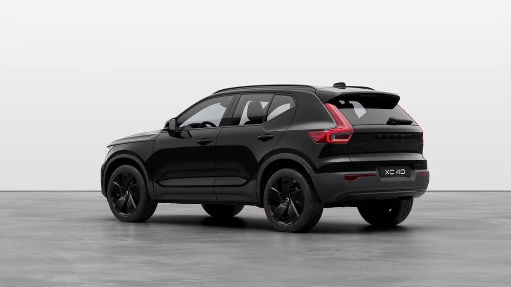 Volvo XC40 nuova a Como (4)