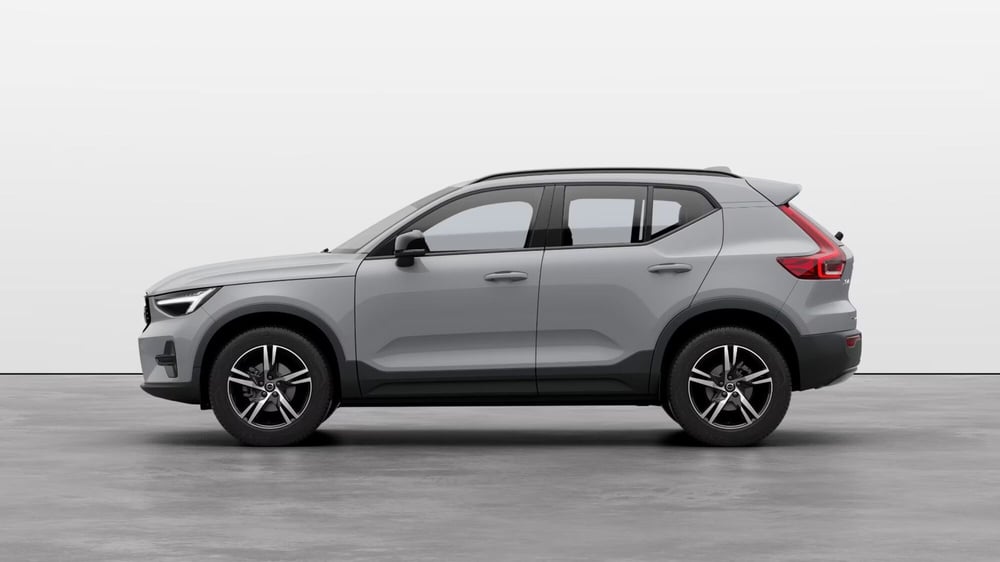 Volvo XC40 nuova a Como (3)