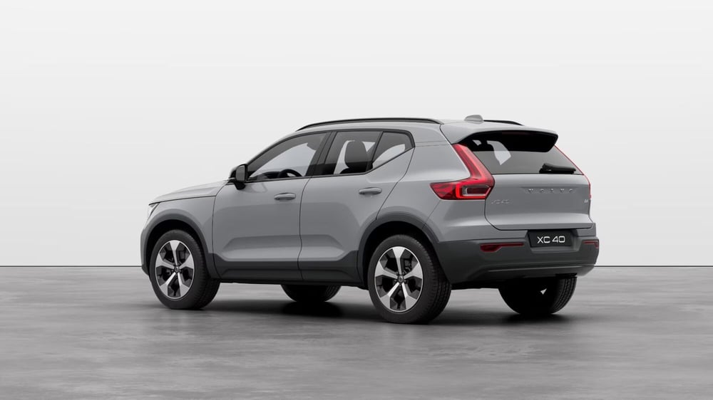 Volvo XC40 nuova a Como (4)