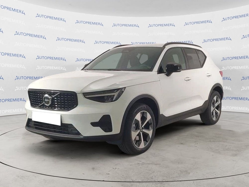 Volvo XC40 nuova a Como