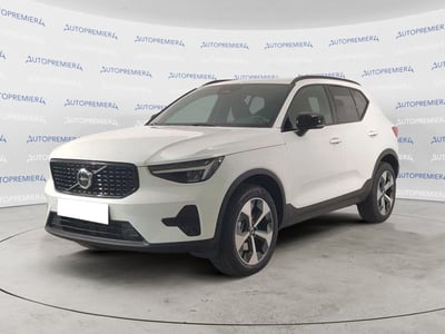 Volvo XC40 B3 automatico Plus Dark  nuova a Como