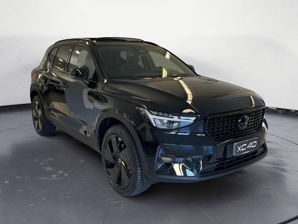 Volvo XC40 nuova a Como (3)