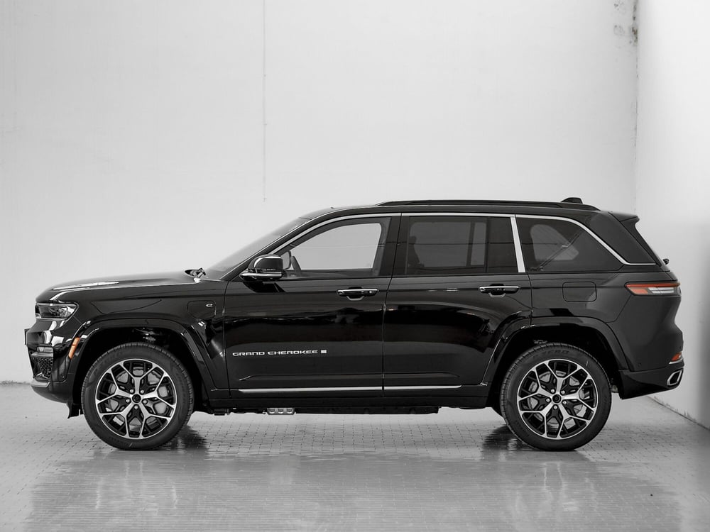 Jeep Grand Cherokee nuova a Prato (3)