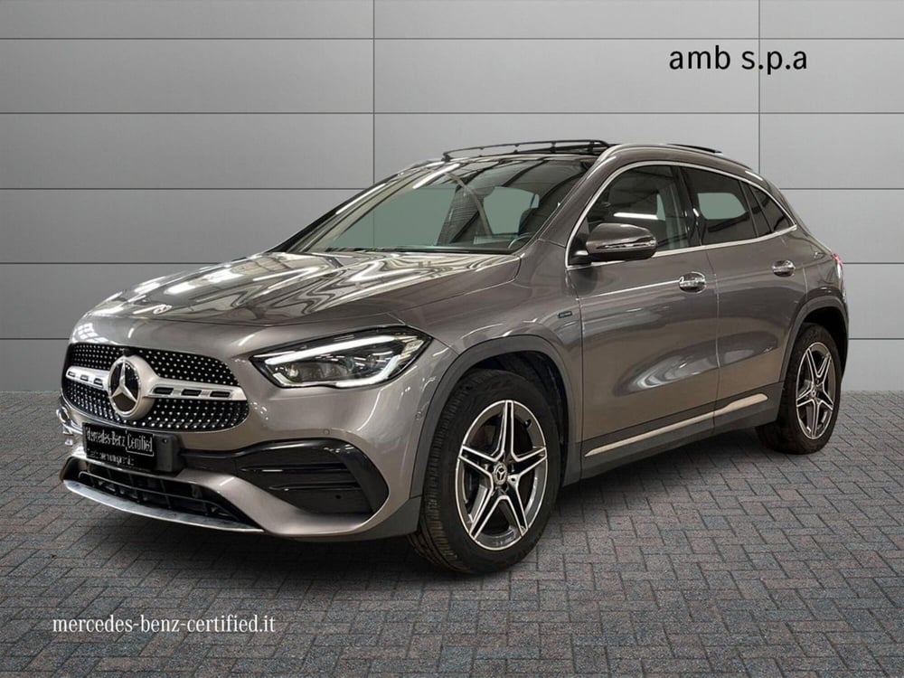 Mercedes-Benz GLA SUV usata a Napoli